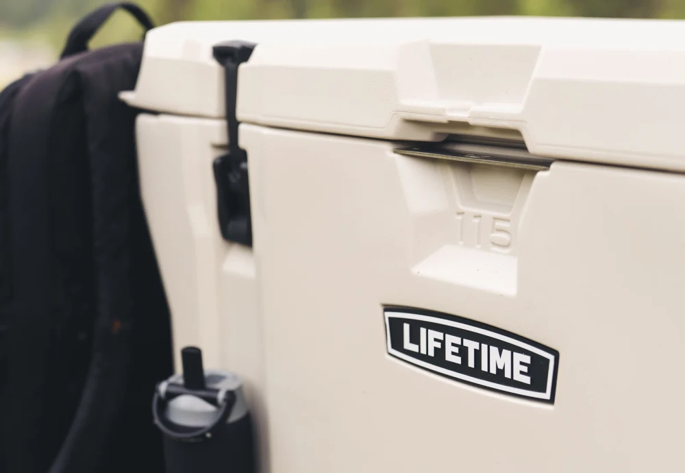 outdoor beverage bar with cooler and mini fridge
